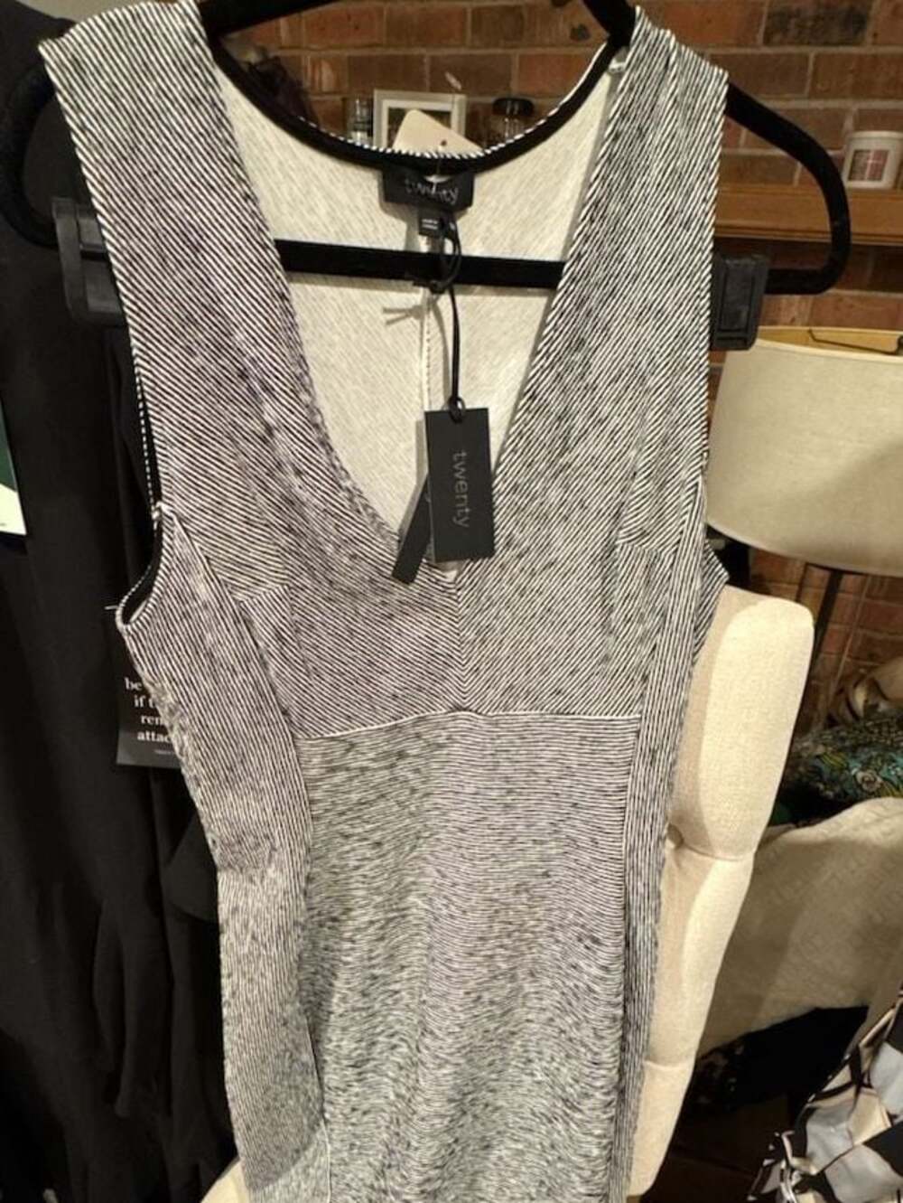 Twenty Montréal Women's Sleeveless V-Neck Knit Bodycon Dress